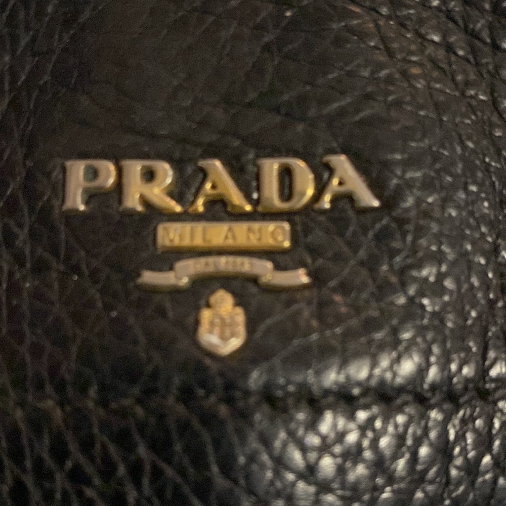 💯 Prada Black Leather Handbag - Picture 7 of 16
